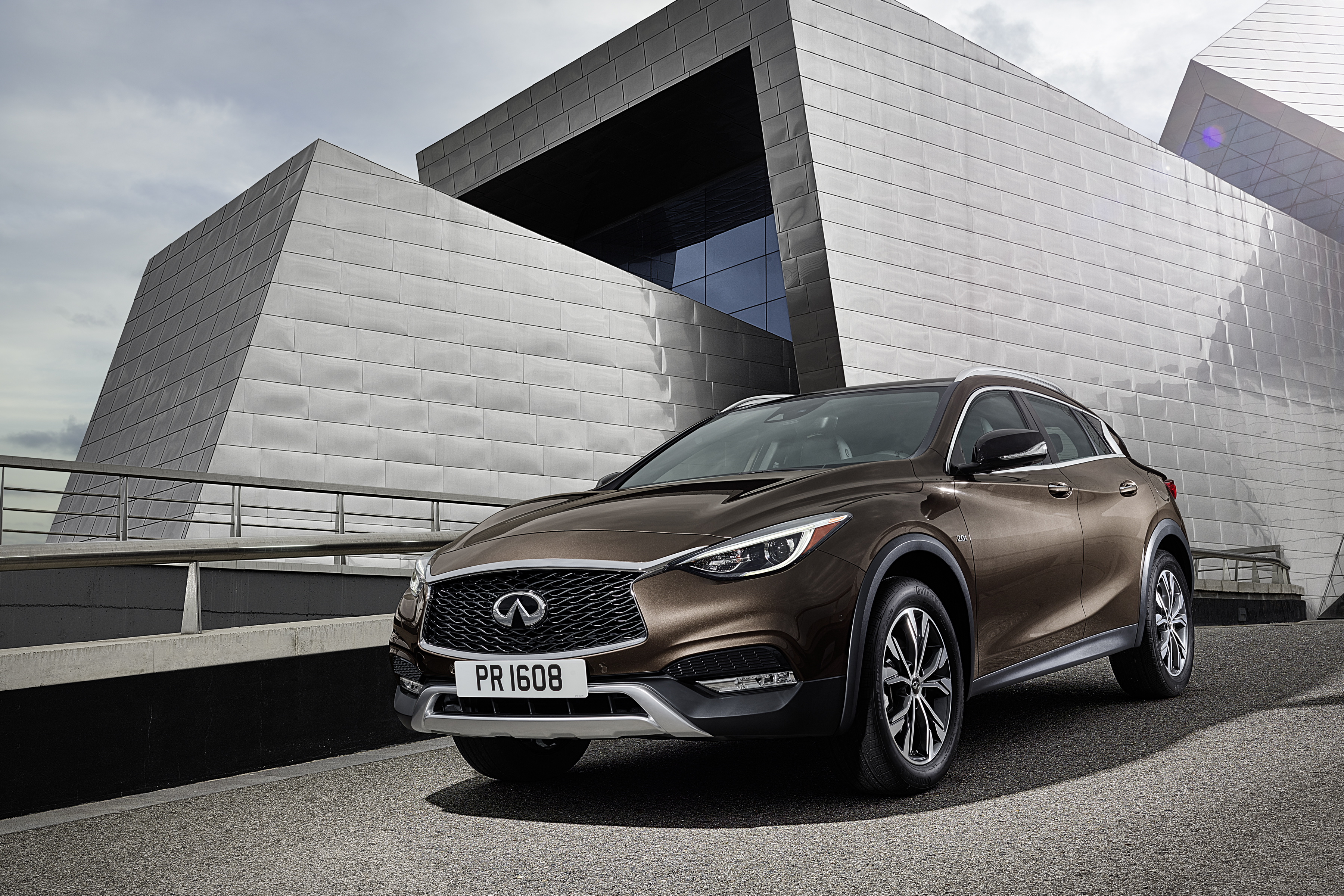 Stylish and intelligent INFINITI QX30 crossover makes debut in Abu Dhabi and Al Ain market