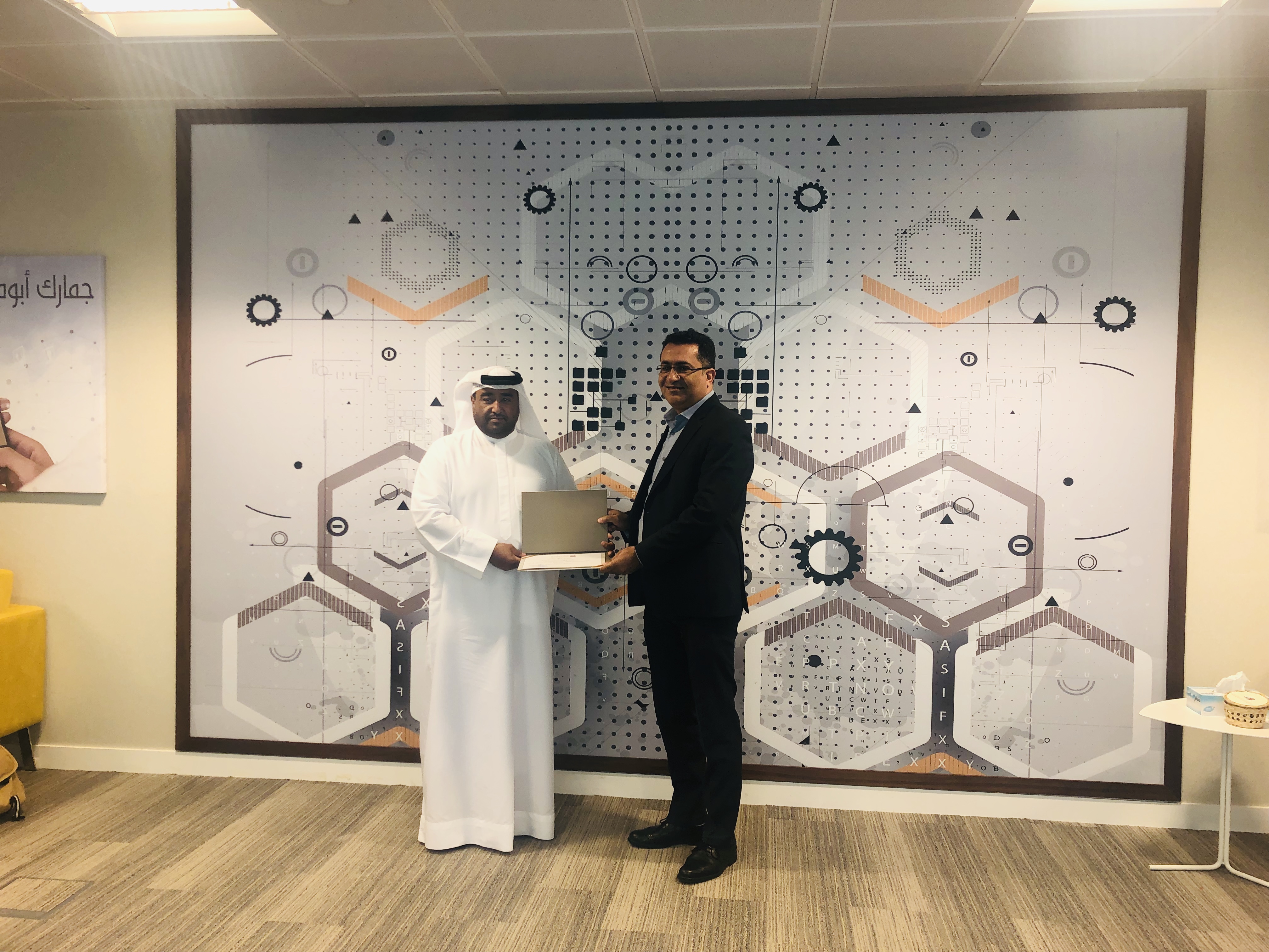 Al Masaood Automobiles receives an award from Abu Dhabi General Customs Office