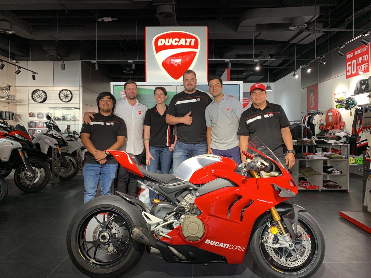Ducati UAE unveils the new Panigale V4 R 