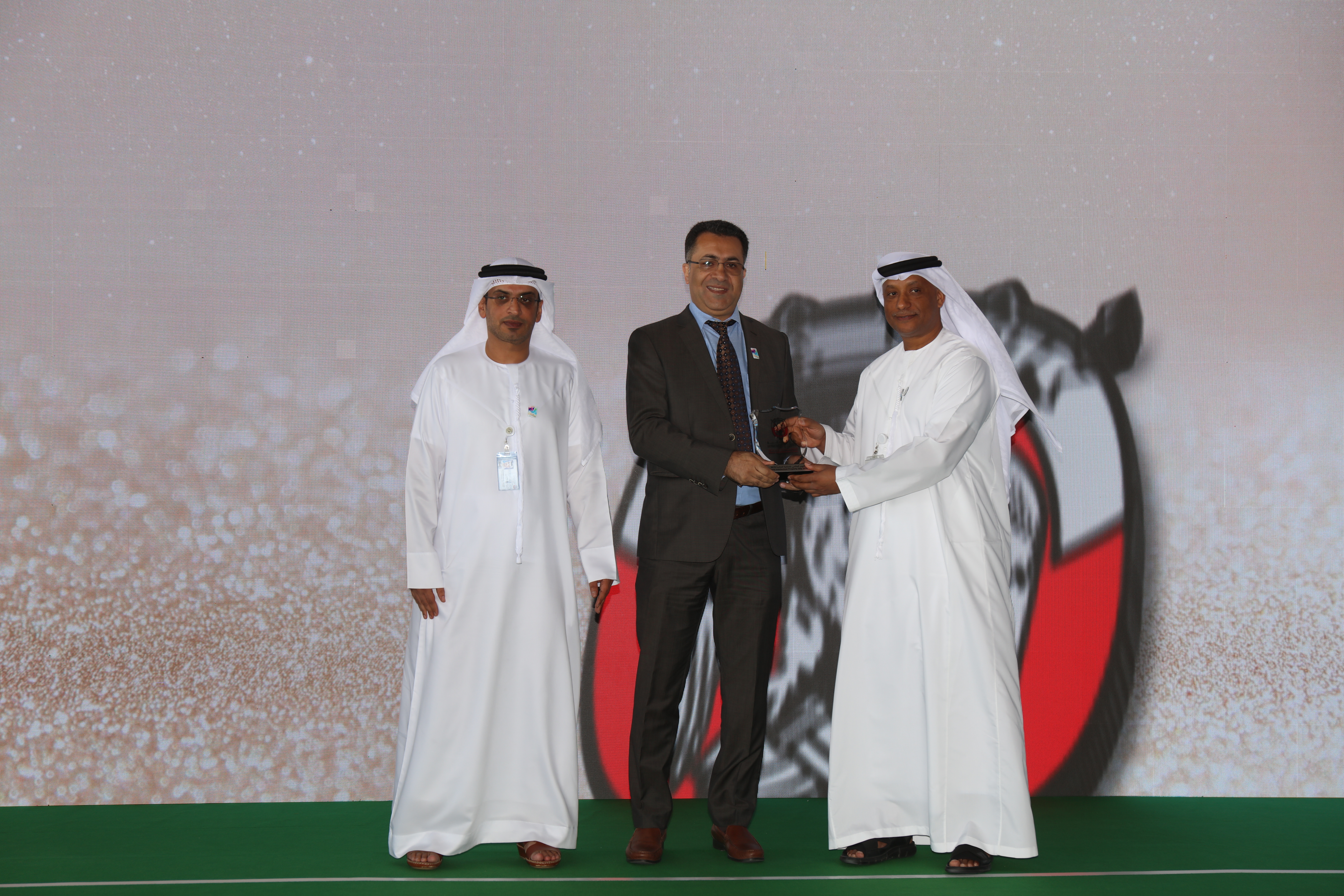 "المسعود للسيارات" تحصل على جائزة مرموقة من "الإدارة العامة للجمارك – أبوظبي"