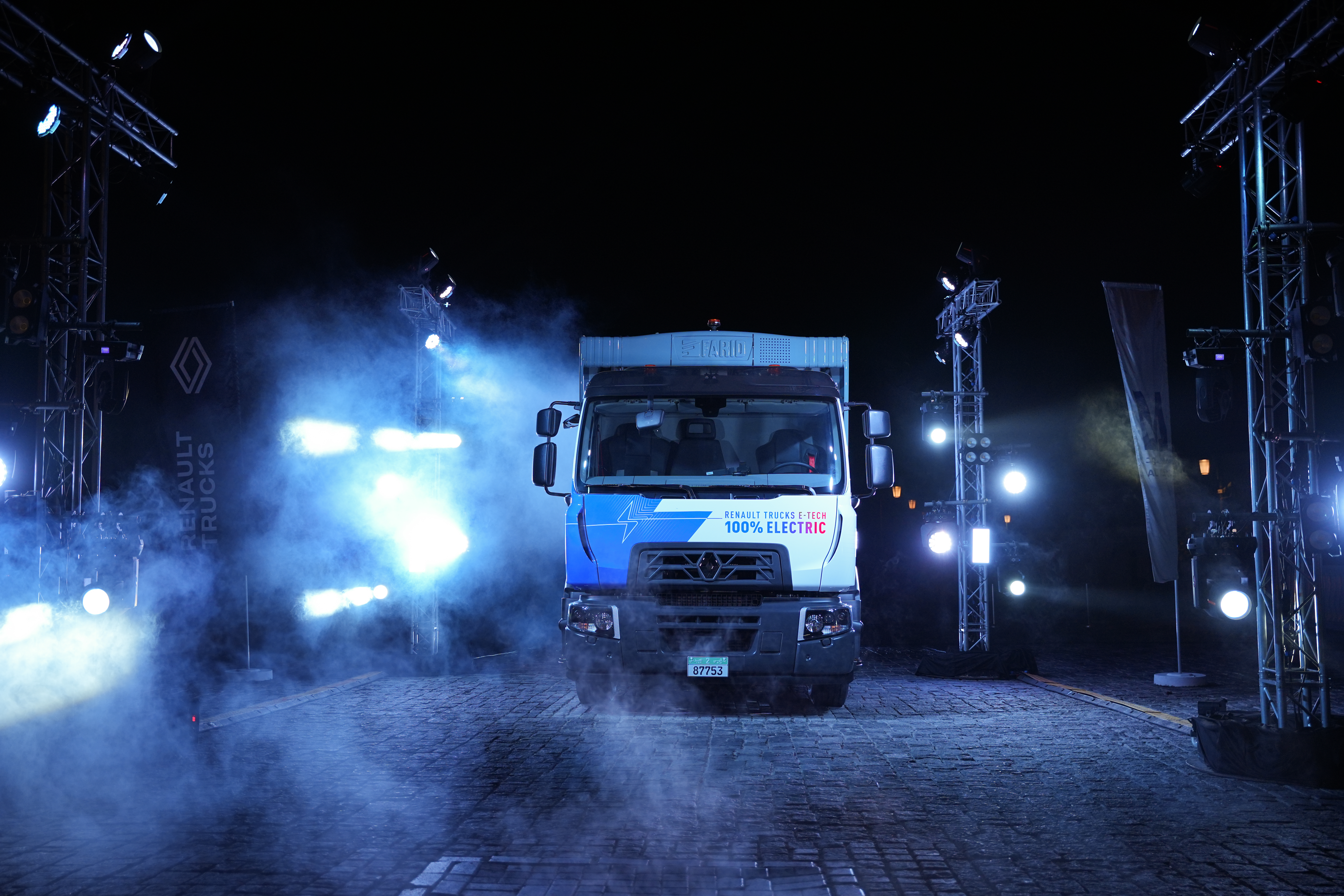 تعاون بين "شاحنات رينو" و"المسعود" و"تدوير" لإطلاق أول شاحنة كهربائية 100% لجمع النفايات في دولة الإمارات